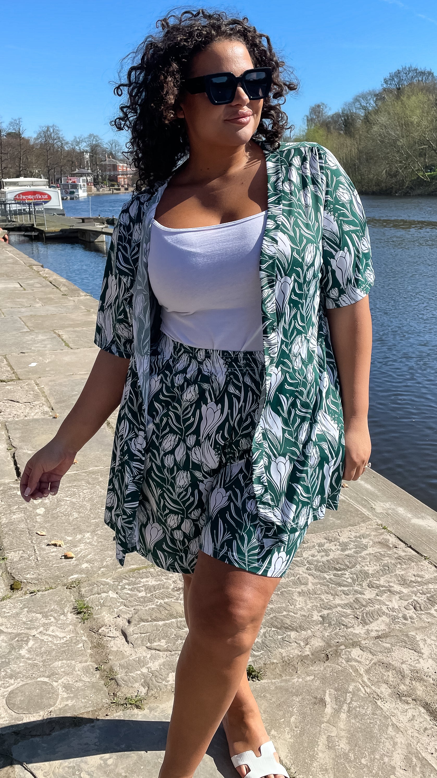 CurveWow Printed Shorts Green - Image 3