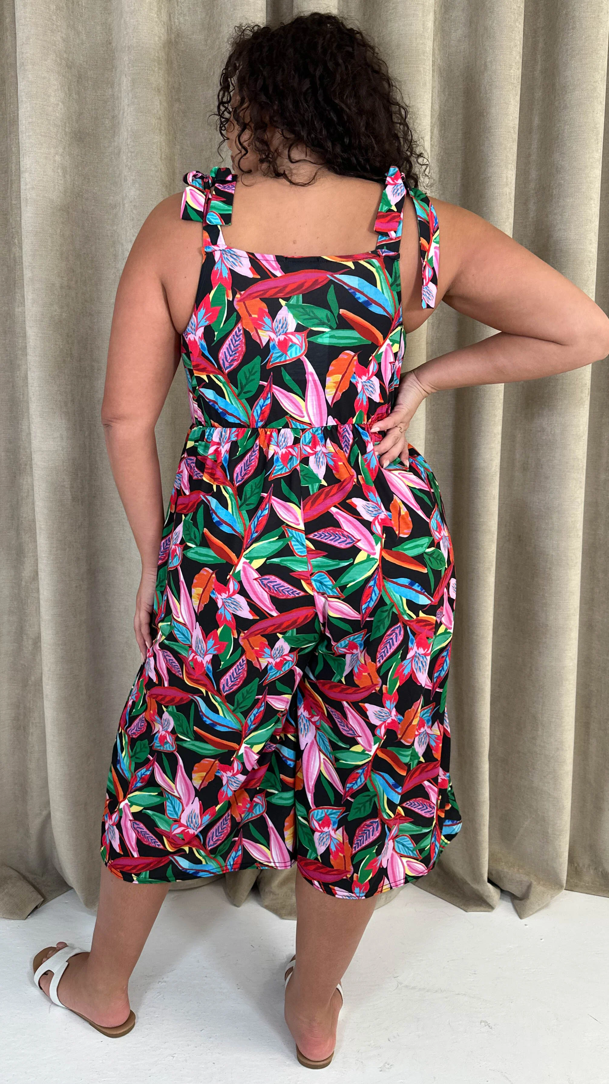 CurveWow Printed Tie Strappy Culotte Jumpsuit Black Multi Leaf - Image 7