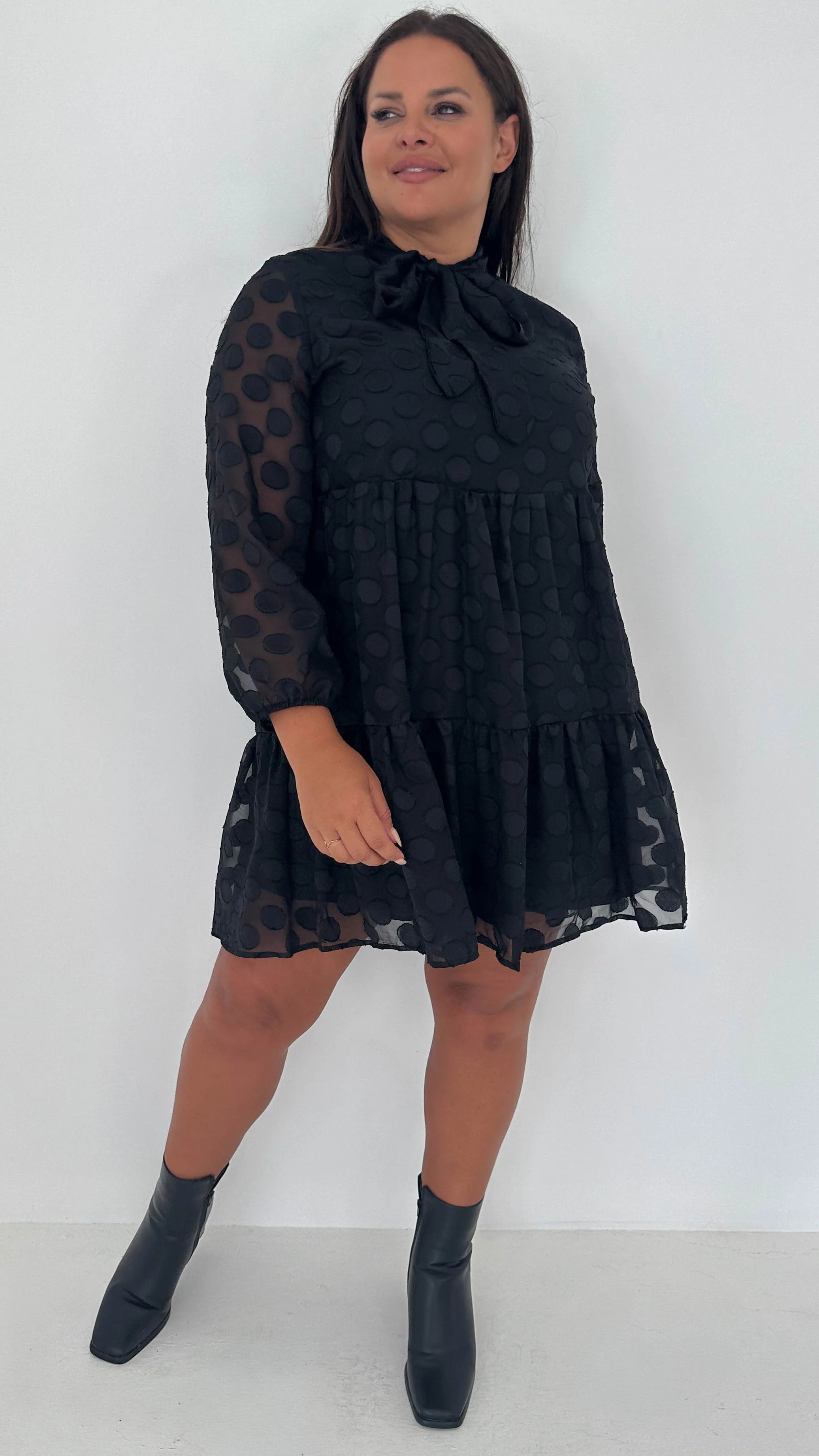 CurveWow Pussybow Spot Dress Black - Image 4