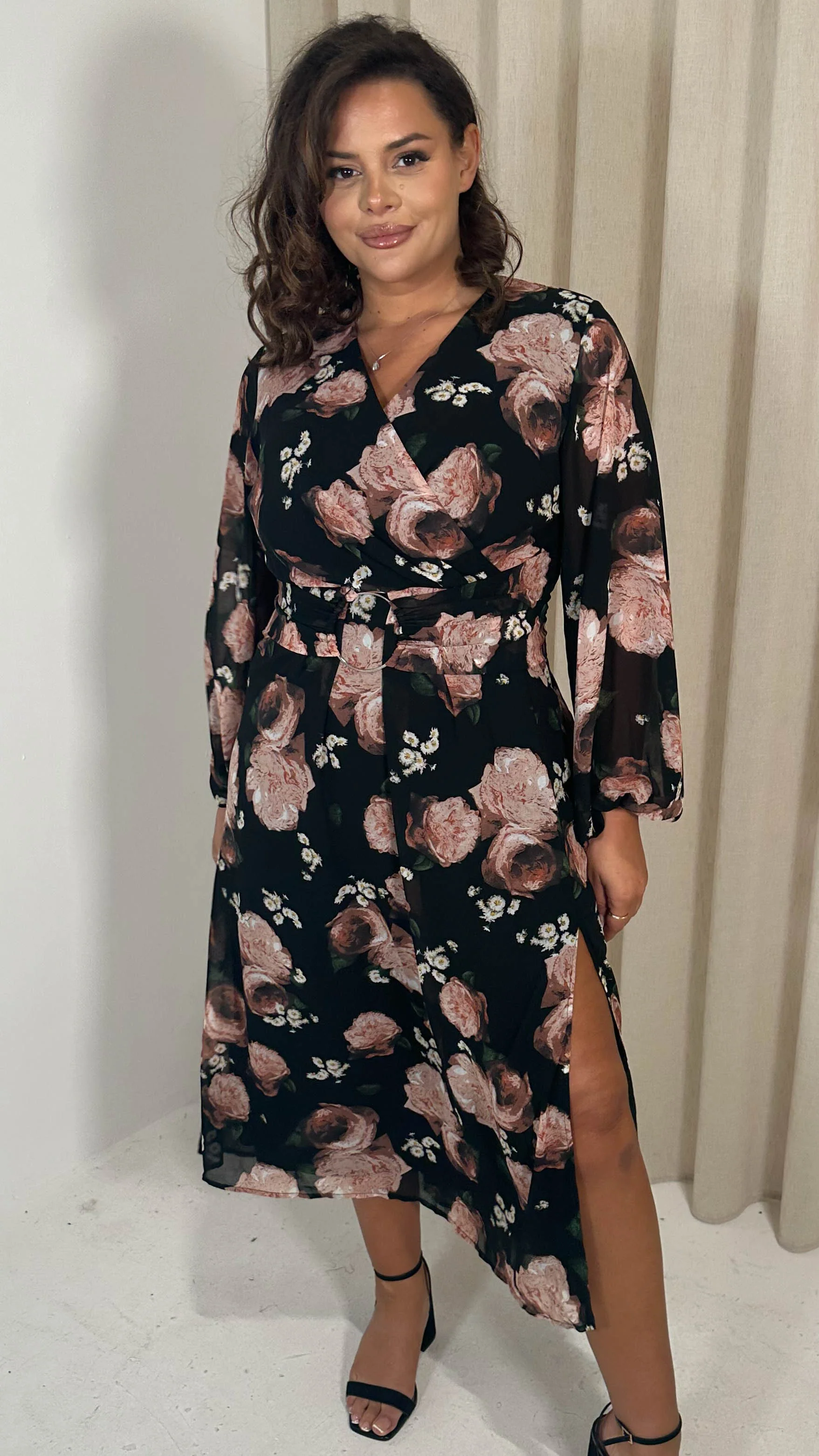 CurveWow Ring Waist V Neck Midaxi Dress Black Floral - Image 5