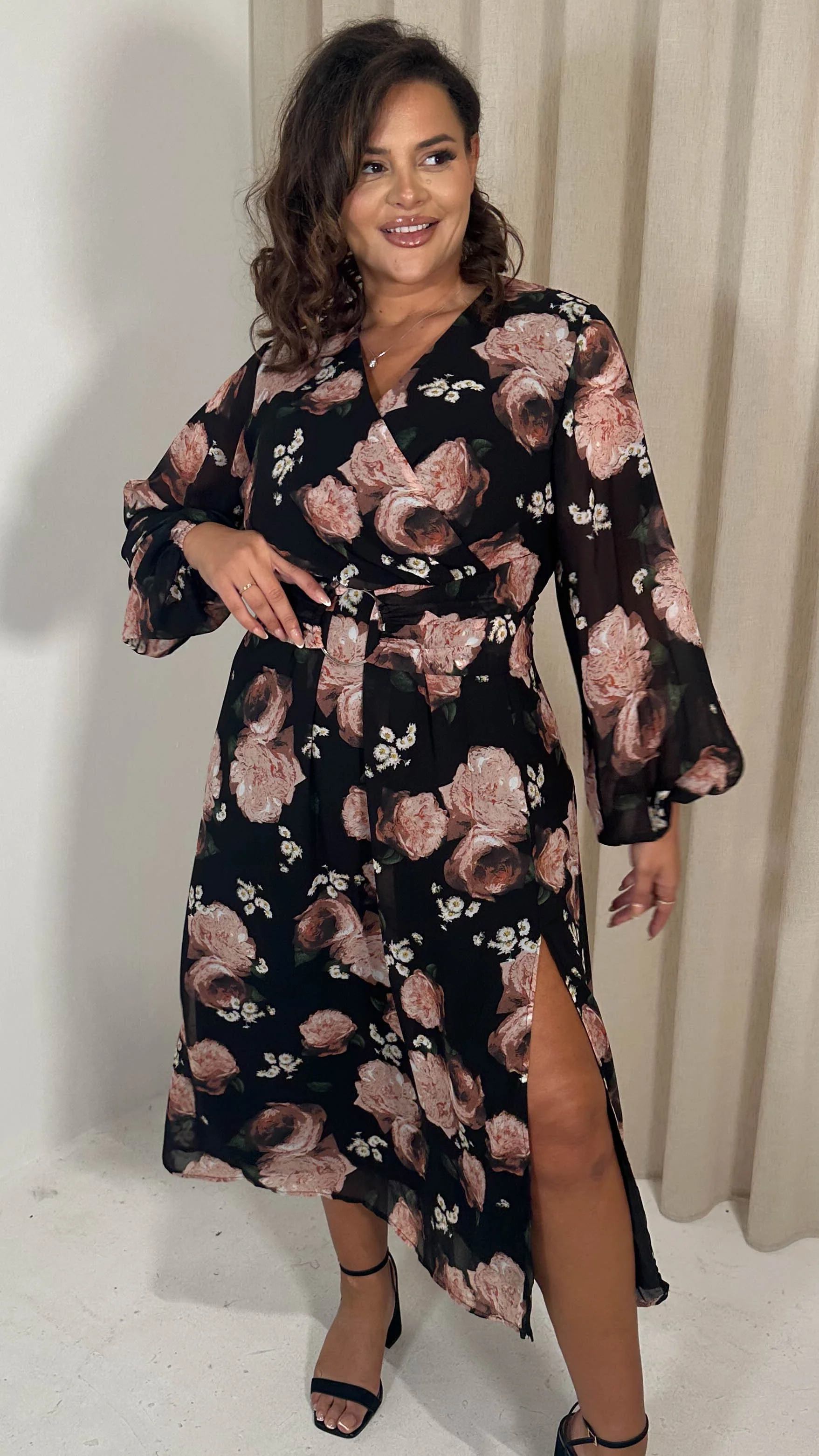 CurveWow Ring Waist V Neck Midaxi Dress Black Floral - Image 7