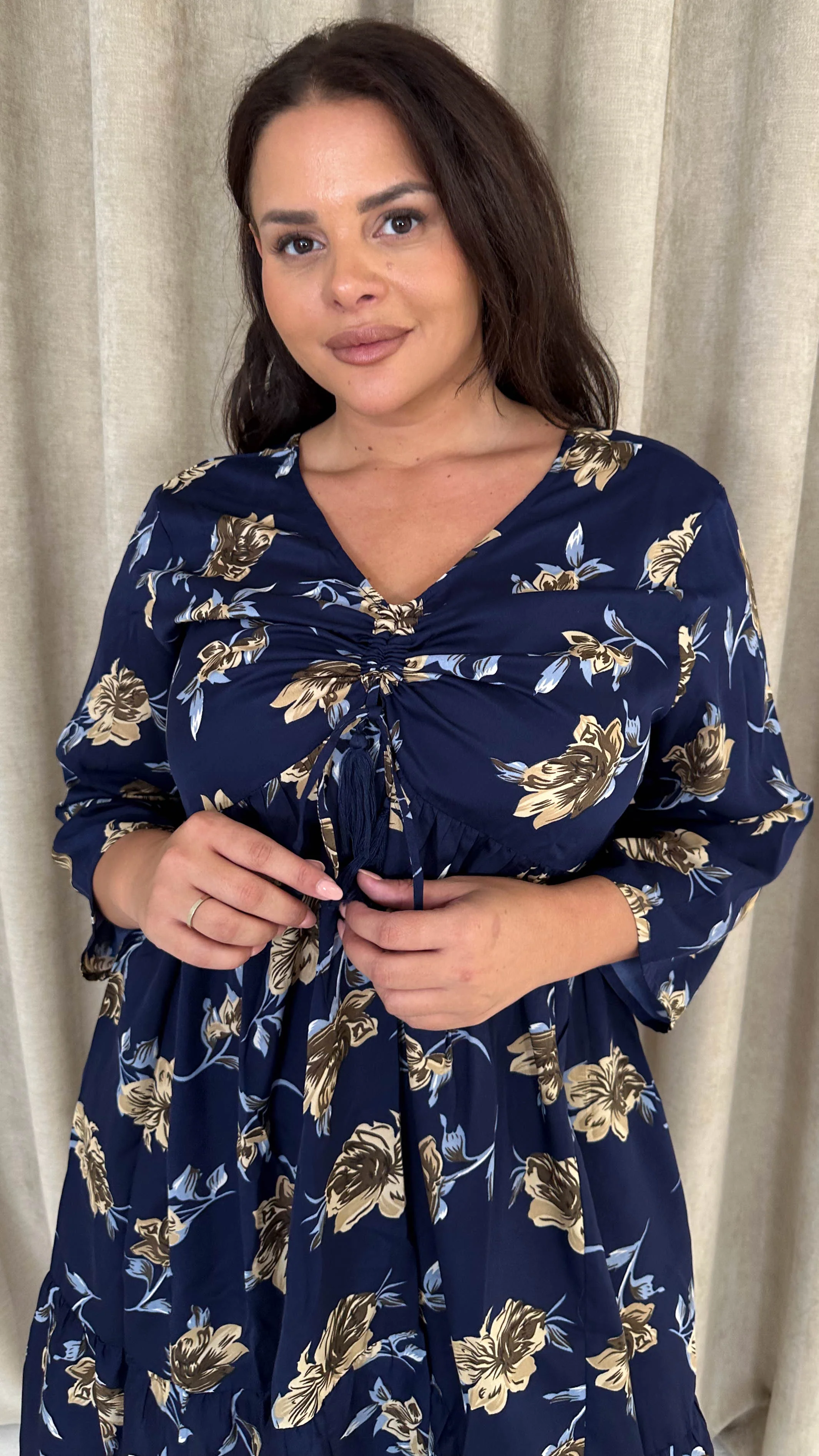 CurveWow Ruched Front Tiered Hem Dress Navy Floral - Image 2