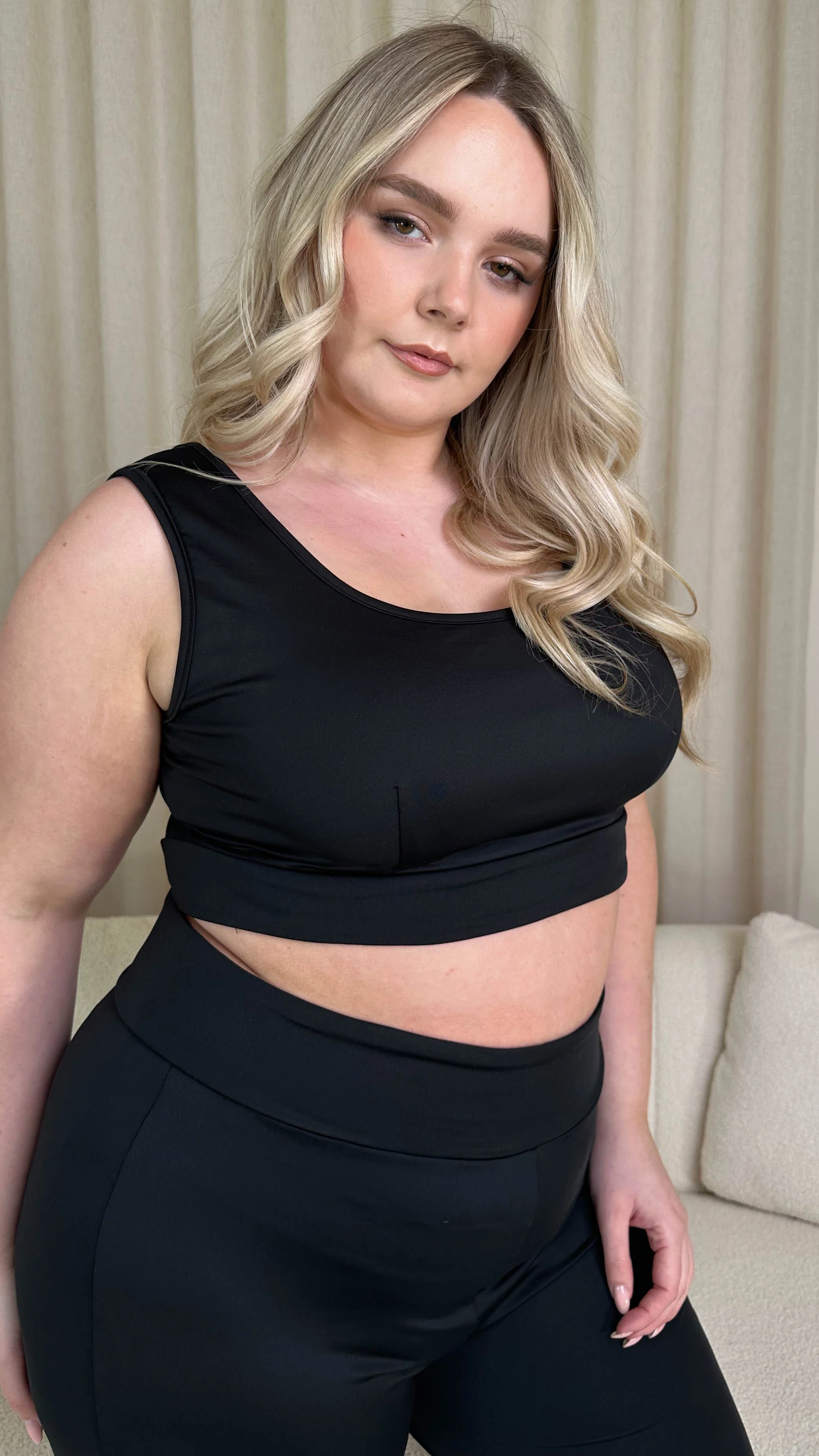 CurveWow Scoop Neck Sports Bra Black - Image 5