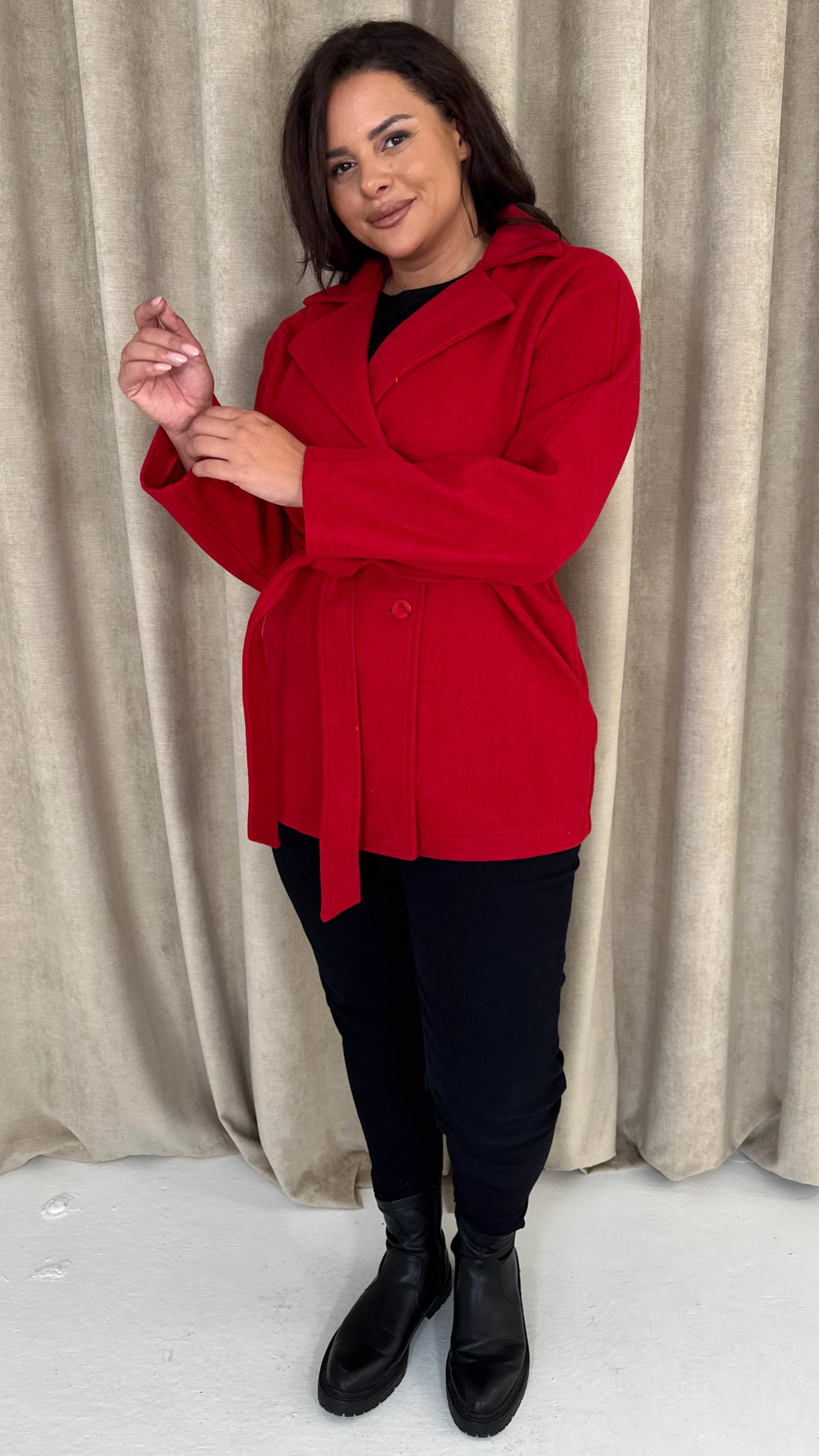 CurveWow Short Coat With Belt Red - Image 4