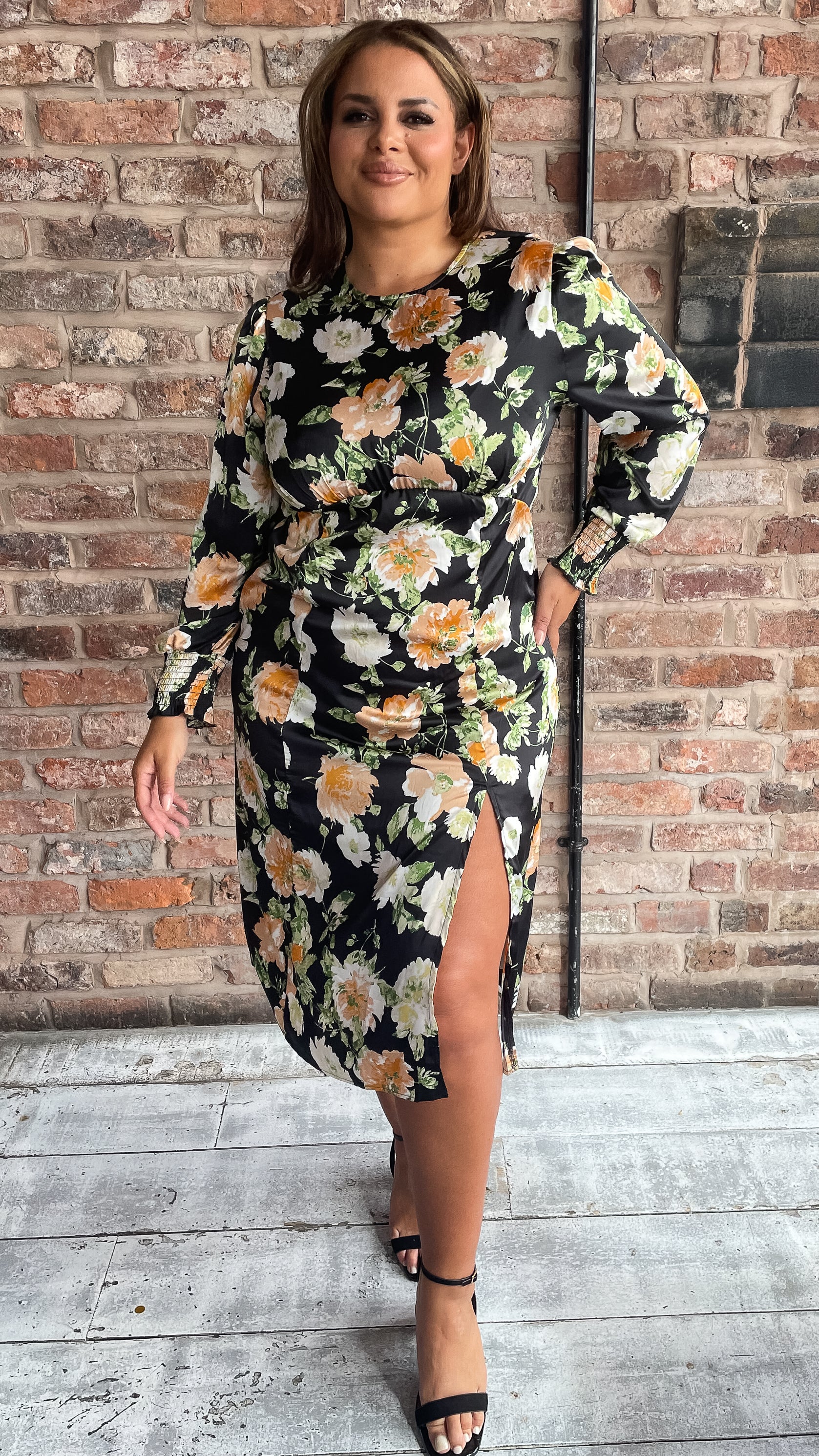 CurveWow Single Split Cuffed Sleeved Dress - Image 4