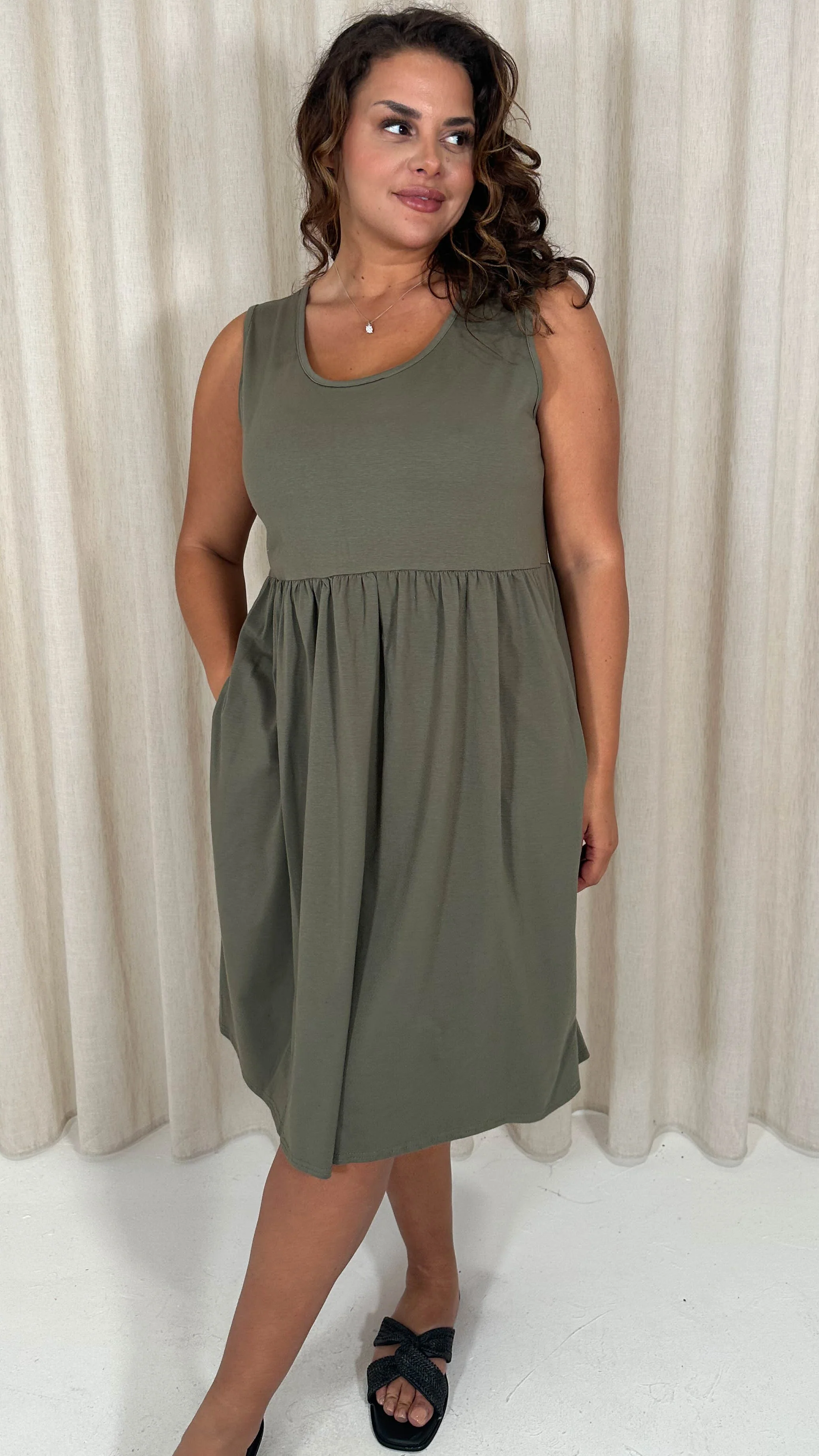 CurveWow Basic Sleeveless Pocket Dress Khaki - Image 4