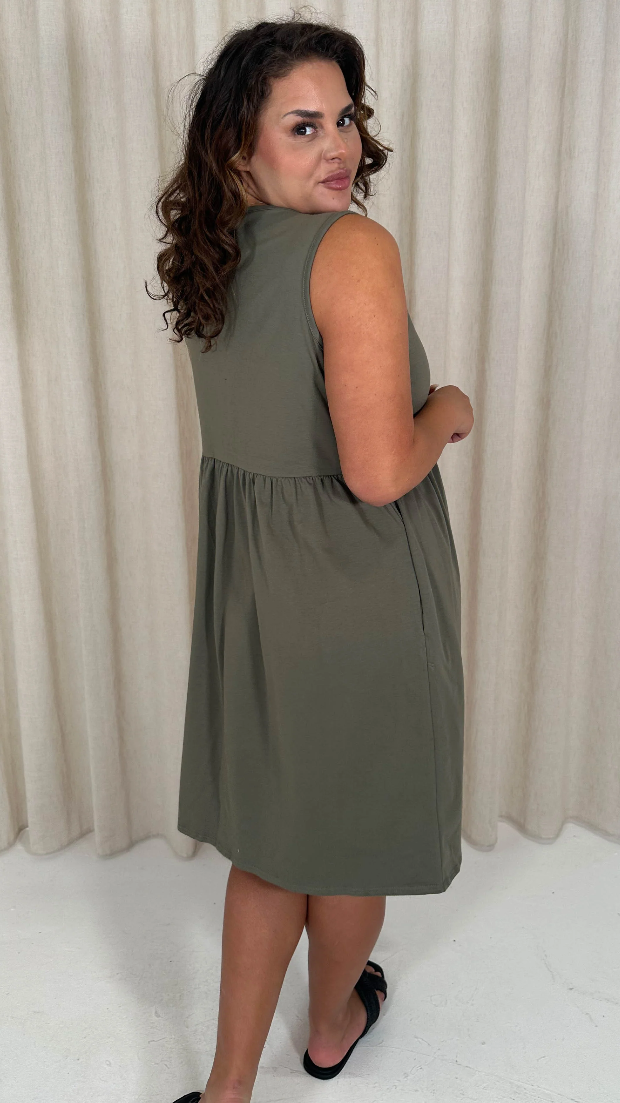 CurveWow Basic Sleeveless Pocket Dress Khaki - Image 6