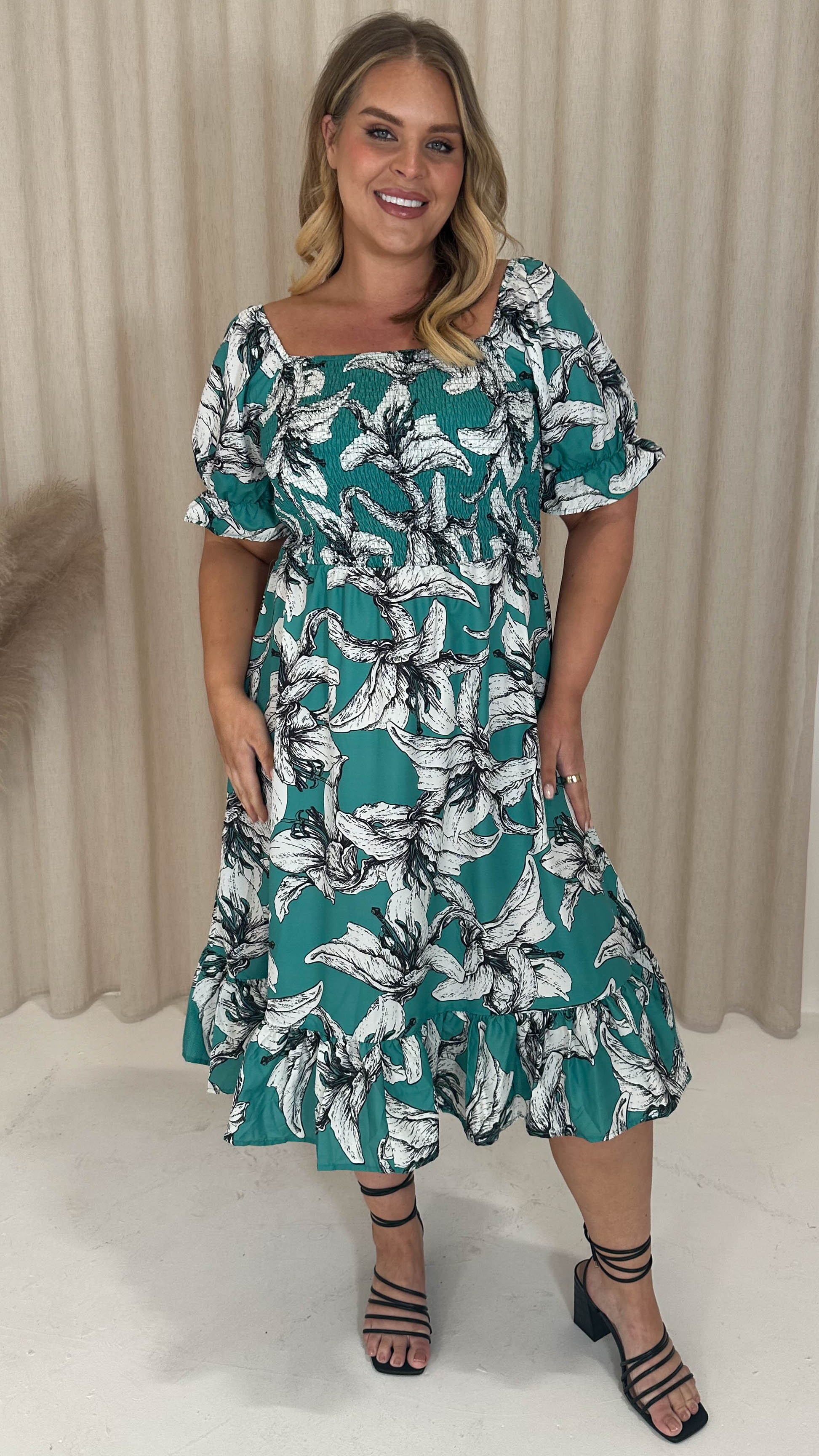 CurveWow Square Neck Shirred Midi Dress Turquoise Floral - Image 5