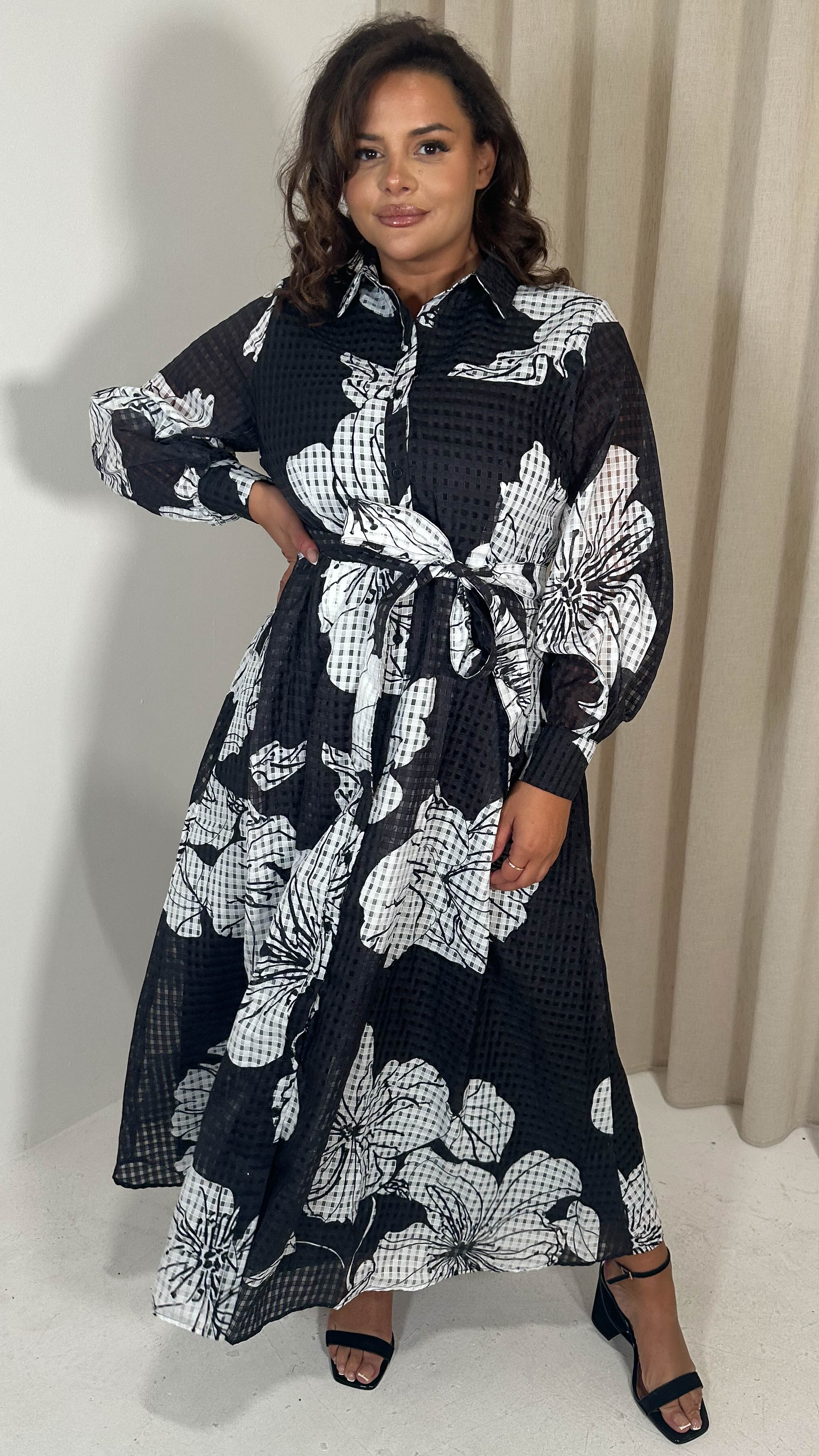 CurveWow Square Net Shirt Dress Mono Floral - Image 4