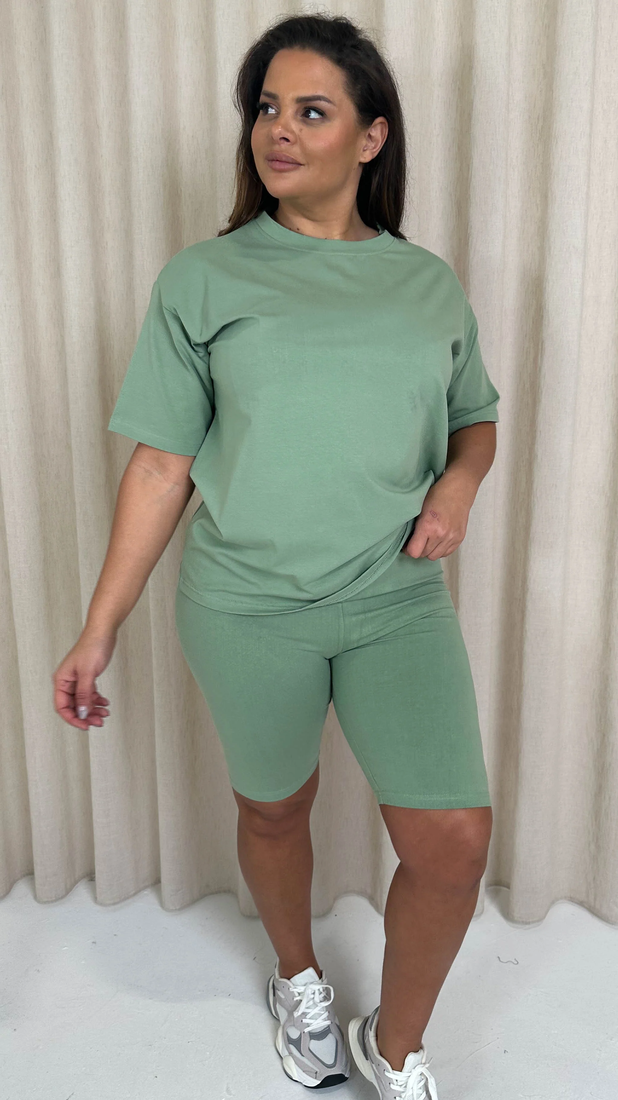 CurveWow T-Shirt & Cycle Short Set Basil Green - Image 3