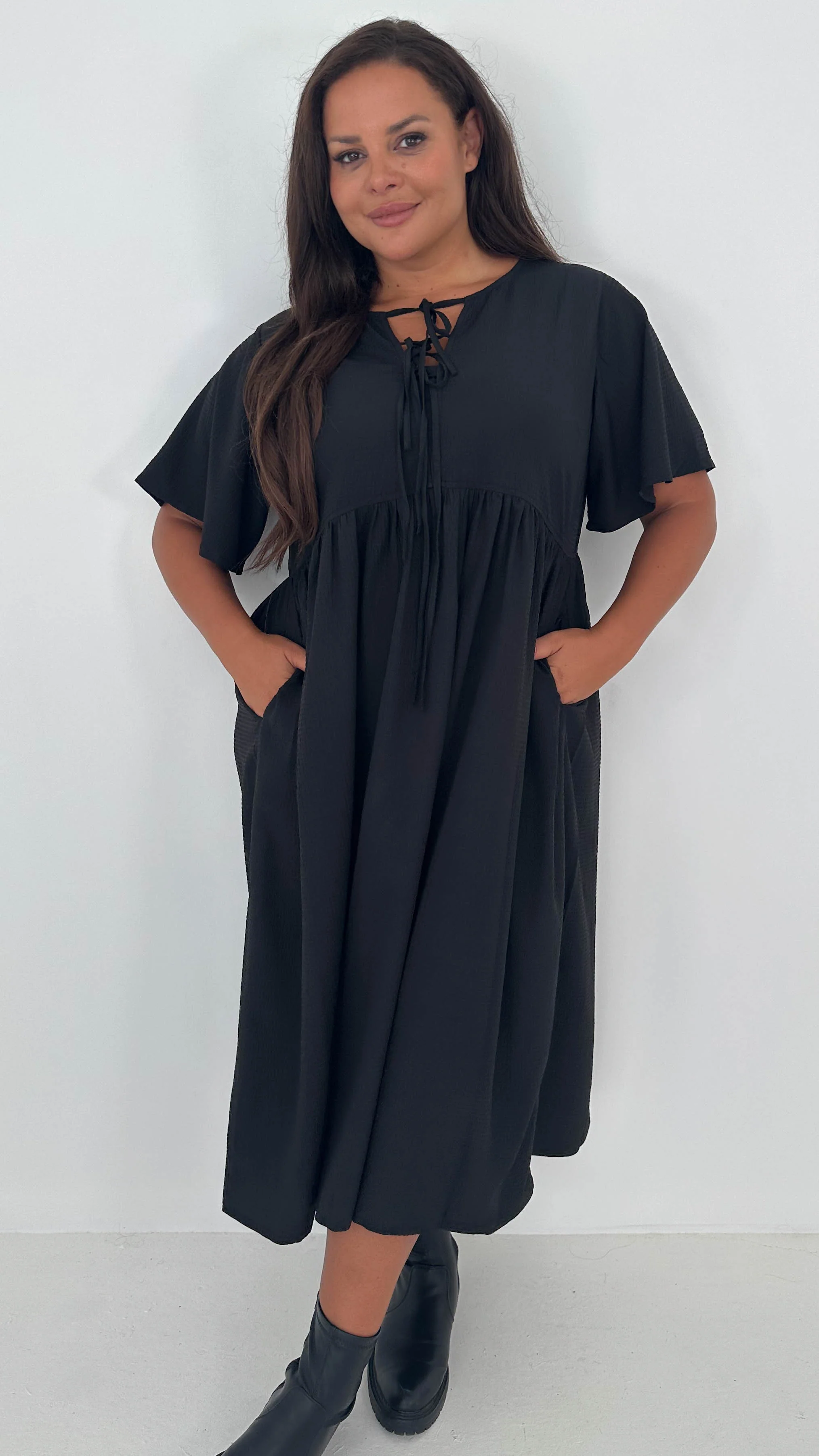 CurveWow Tied Bow Front Dress Black - Image 4