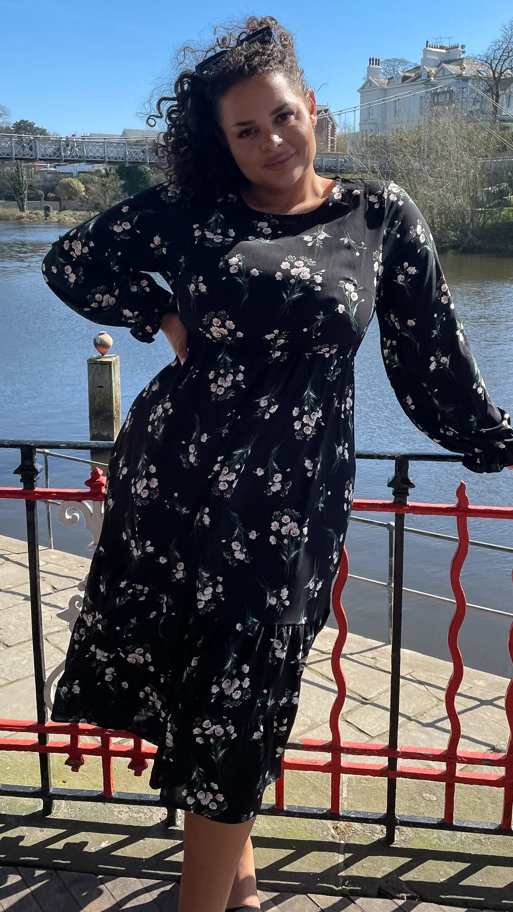 CurveWow Tiered Smock Dress Black Floral - Image 5