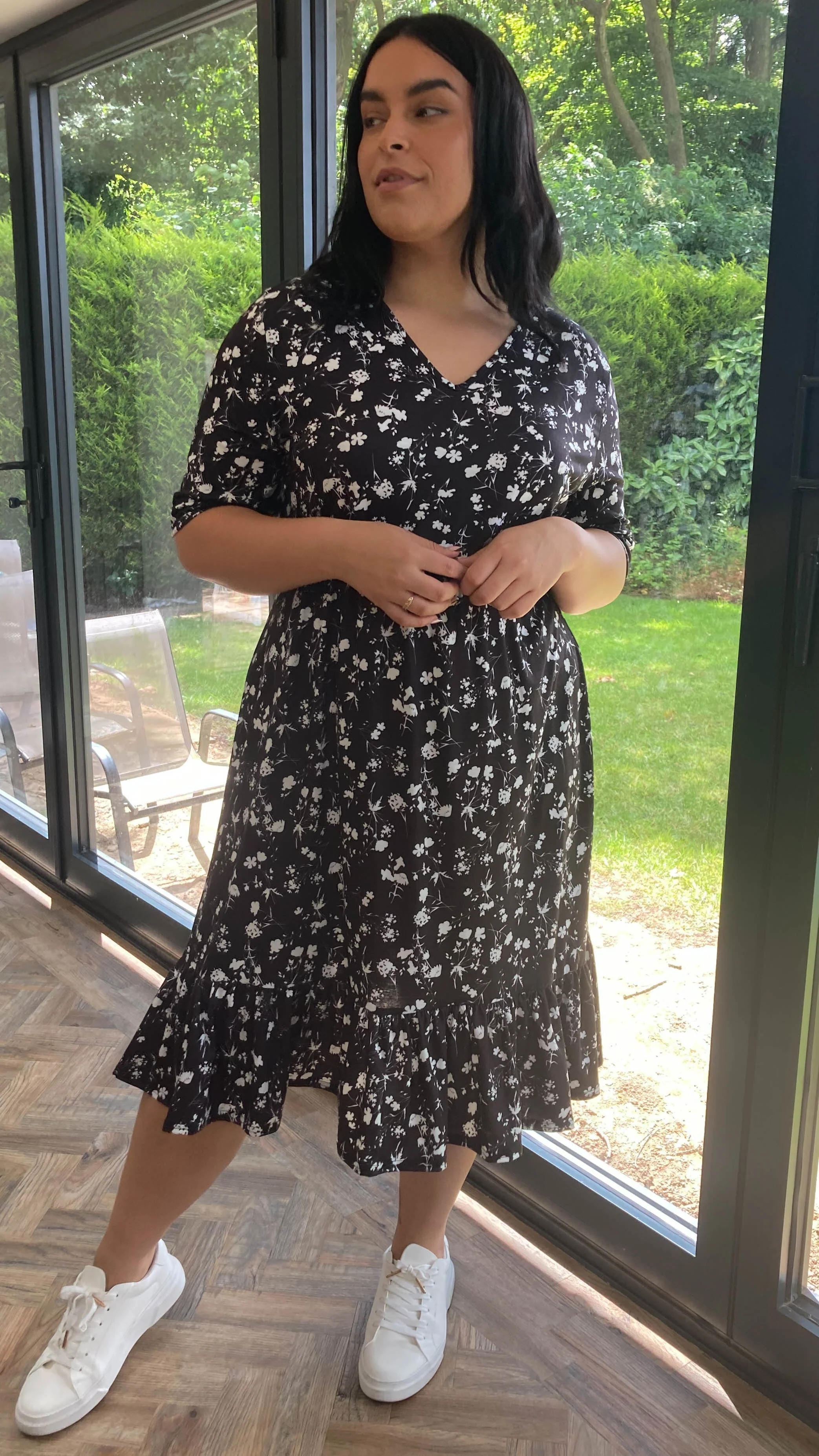 CurveWow Black Floral Tiered Smock Dress - Image 4