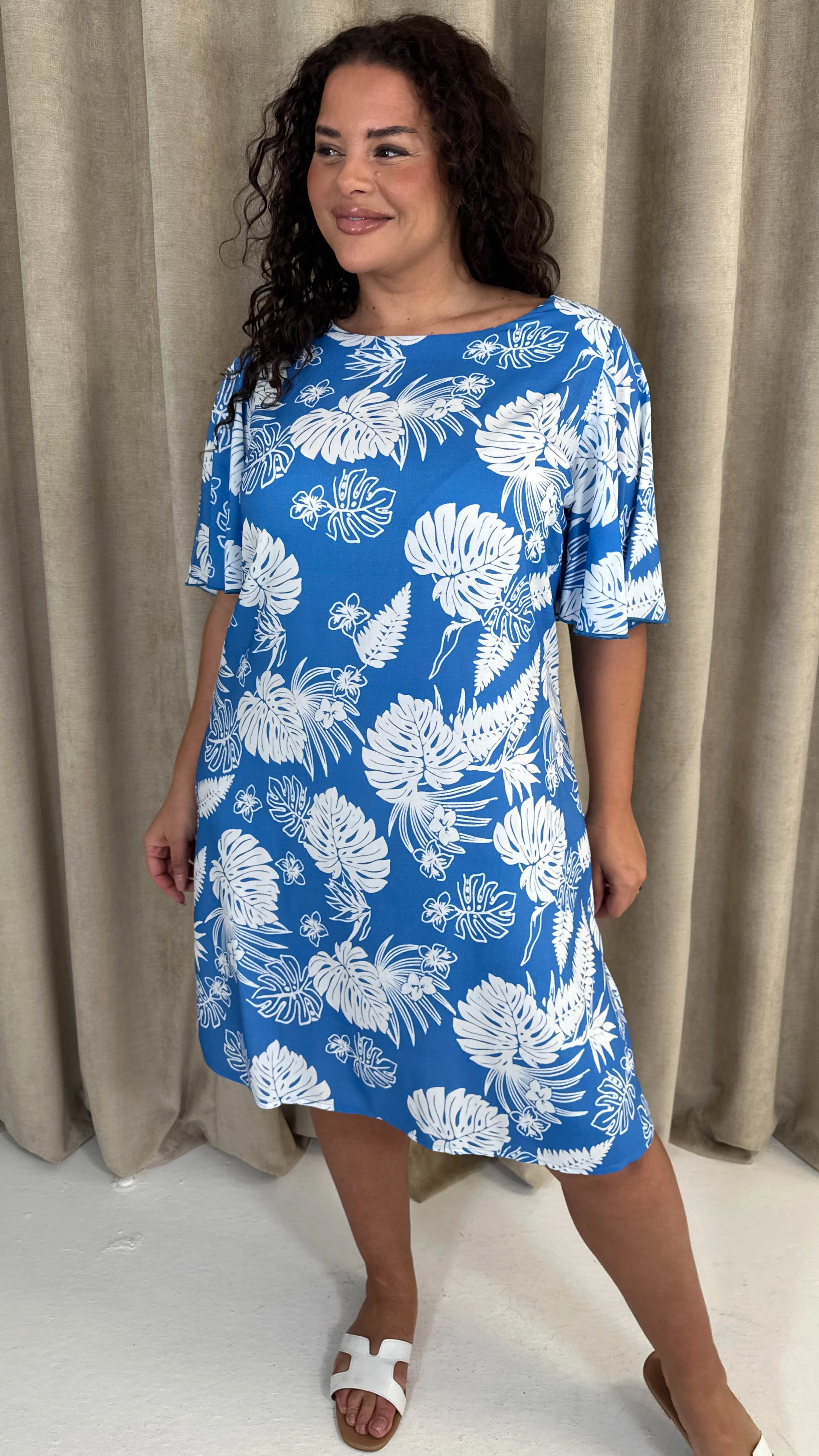 CurveWow V Back Mini Dress Blue Palm - Image 5