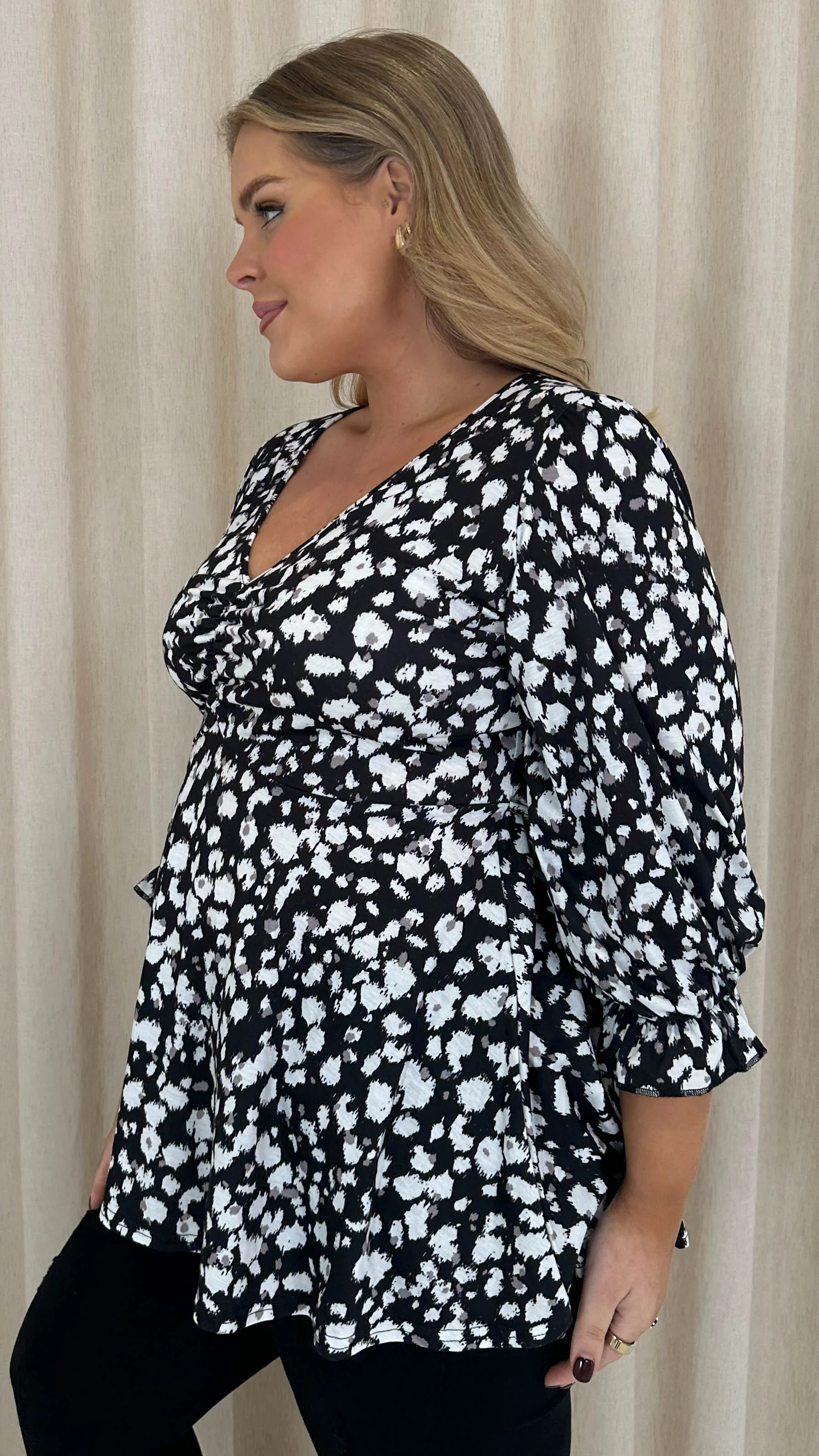CurveWow V Neck Peplum Top Mono Animal Print - Image 8