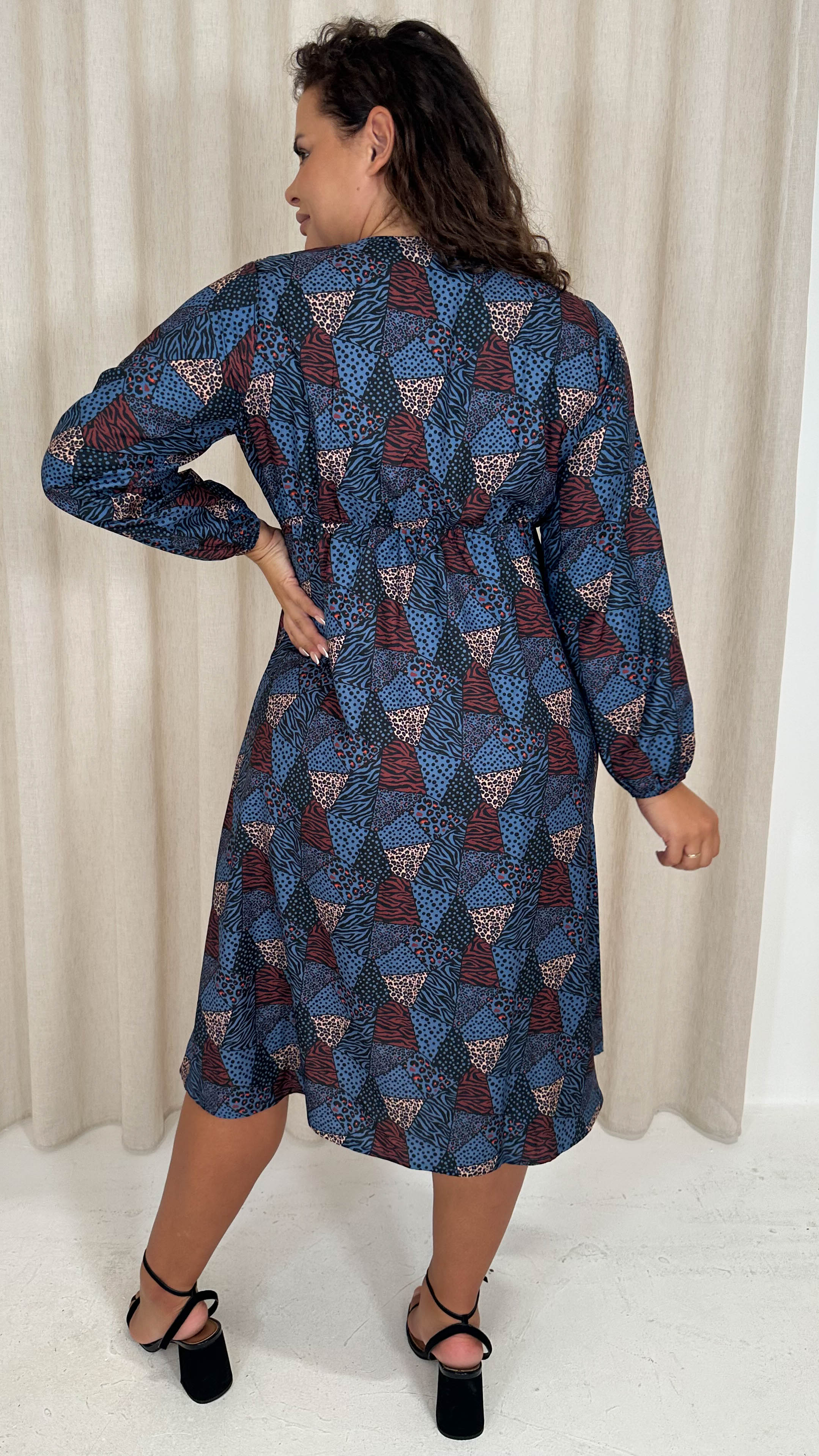 CurveWow V Neck Front Slit Midi Dress Blue Animal - Image 7