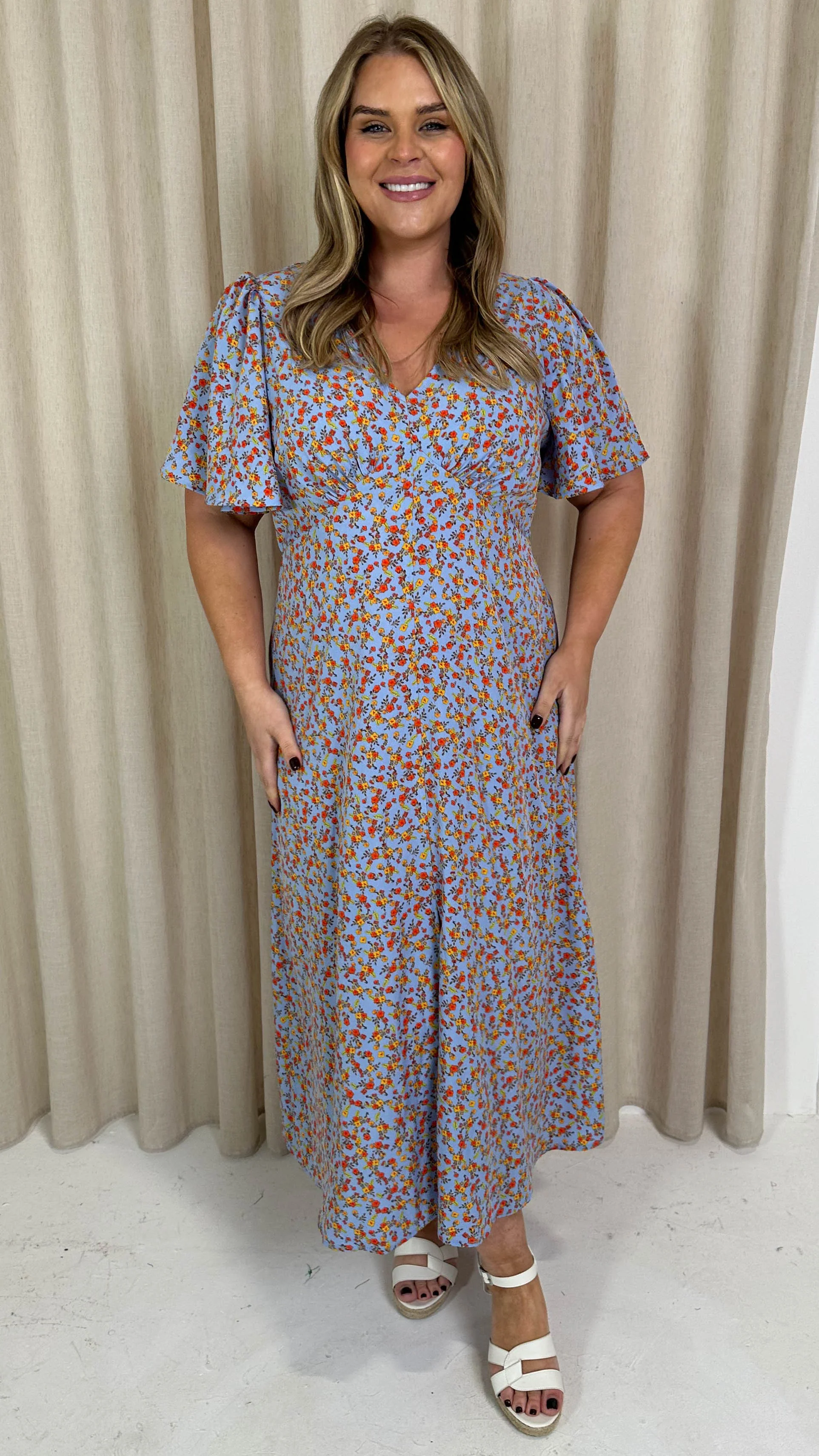 CurveWow V Neck Split Front Midaxi Dress Blue Ditsy - Image 7