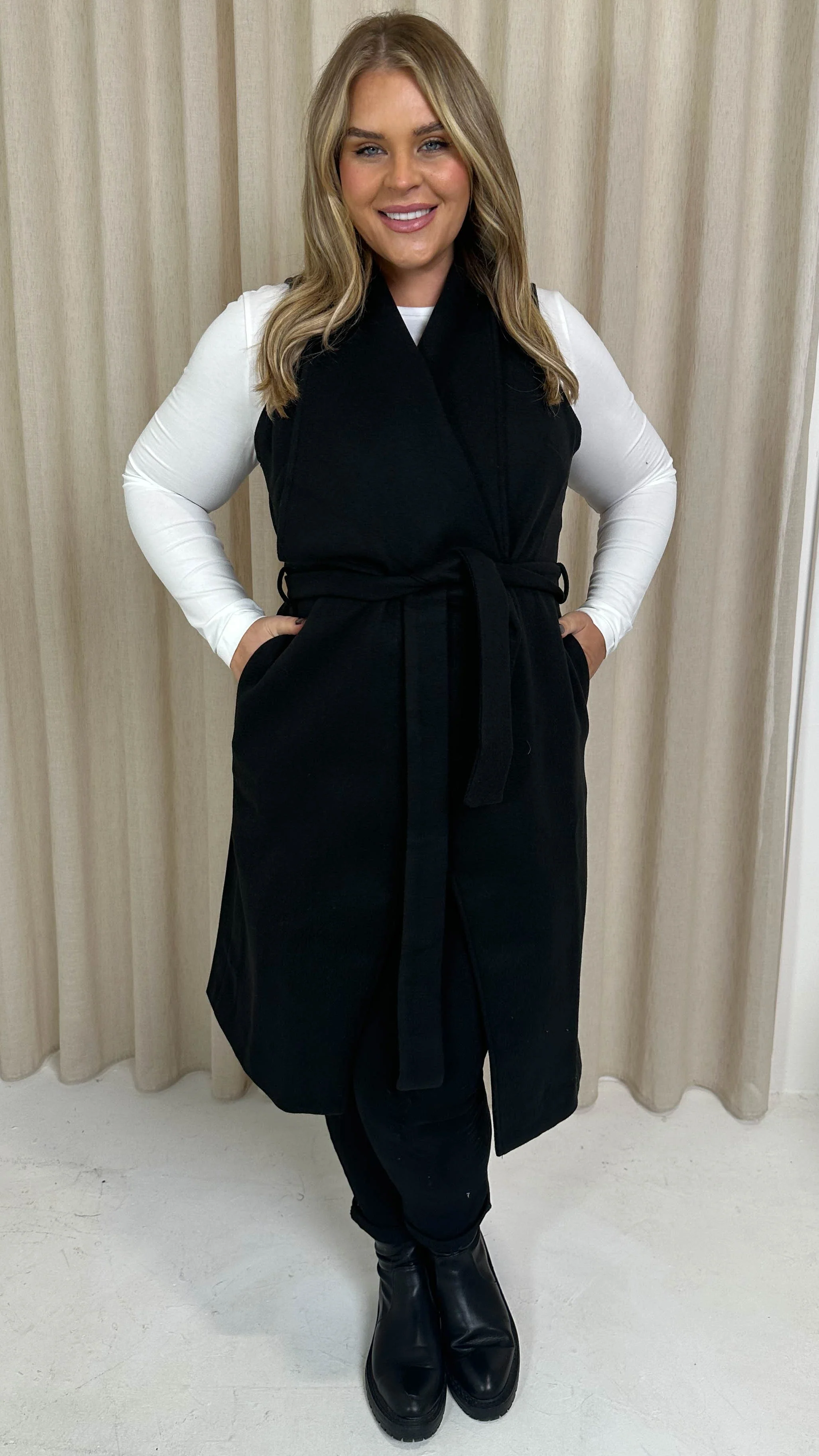 CurveWow Waterfall Gilet Black - Image 7