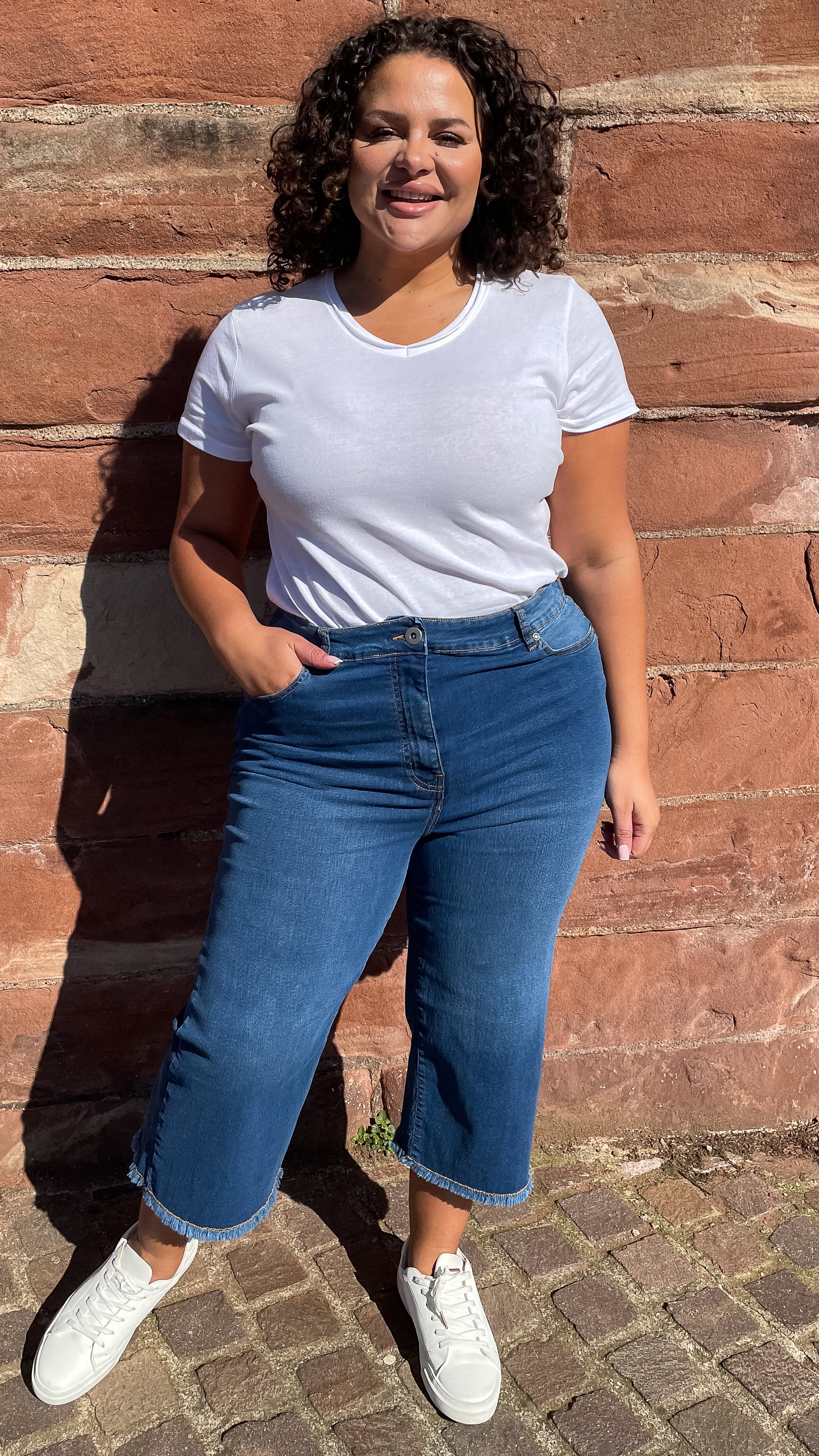 CurveWow Wide Leg Cropped Jeans Mid Blue Wash - Image 3