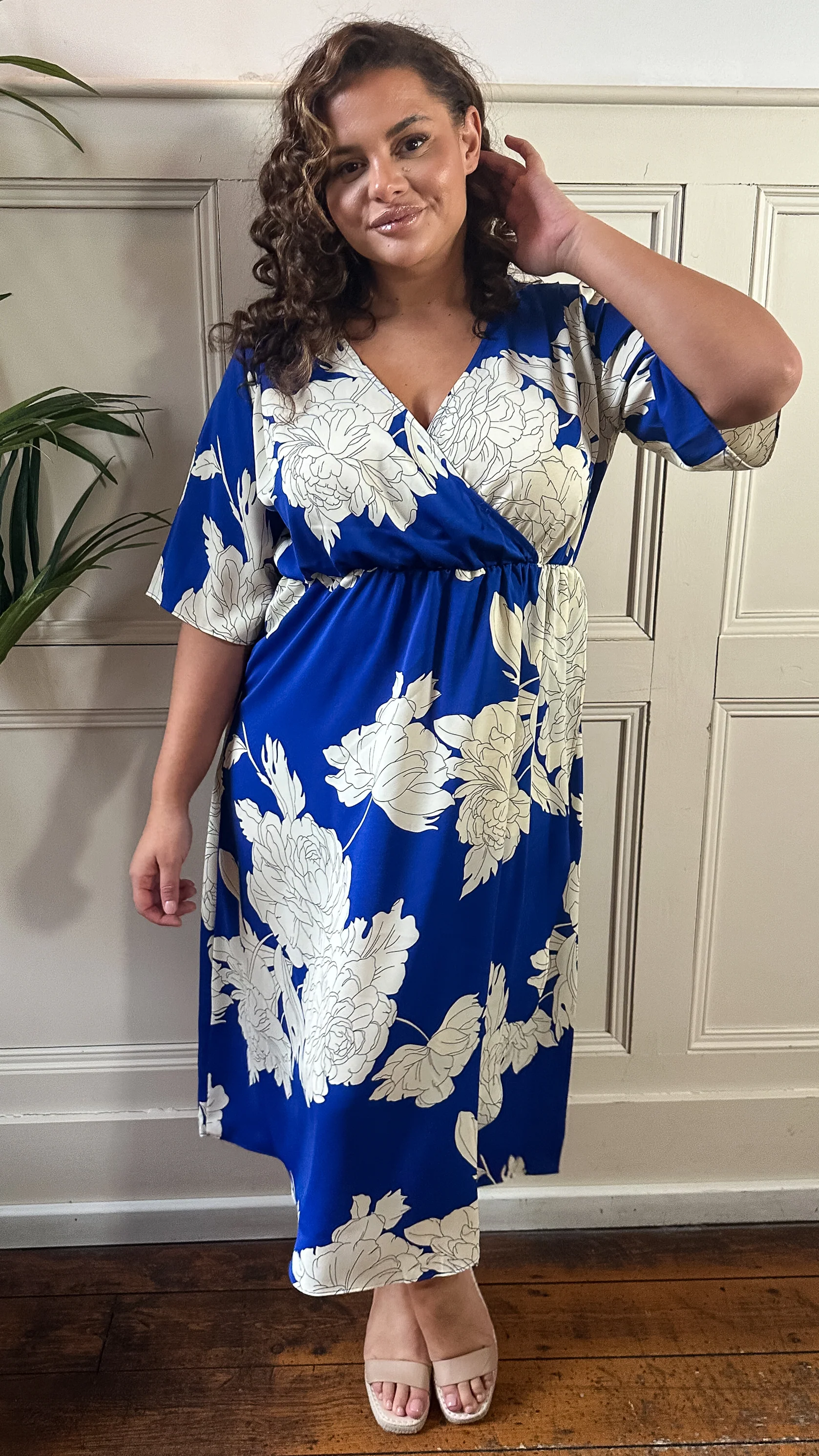 CurveWow Wrap Dress Cobalt Blue Floral - Image 4