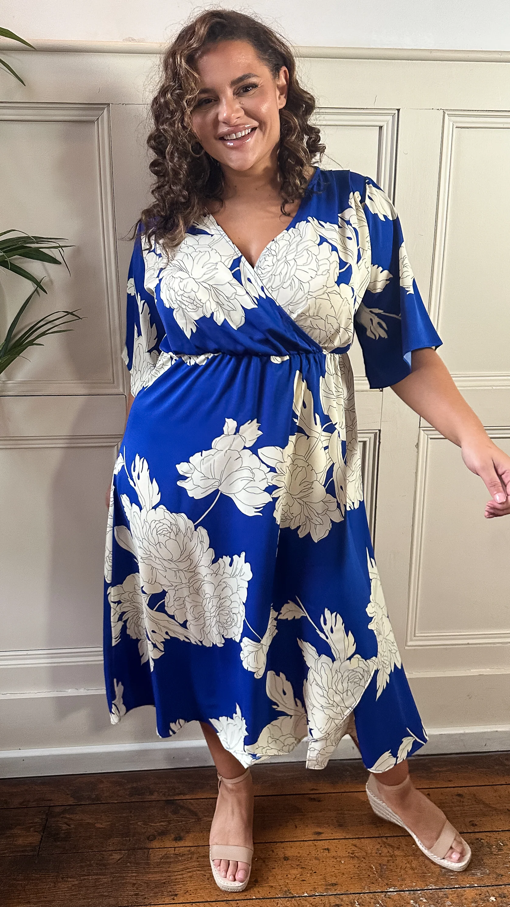 CurveWow Wrap Dress Cobalt Blue Floral - Image 6