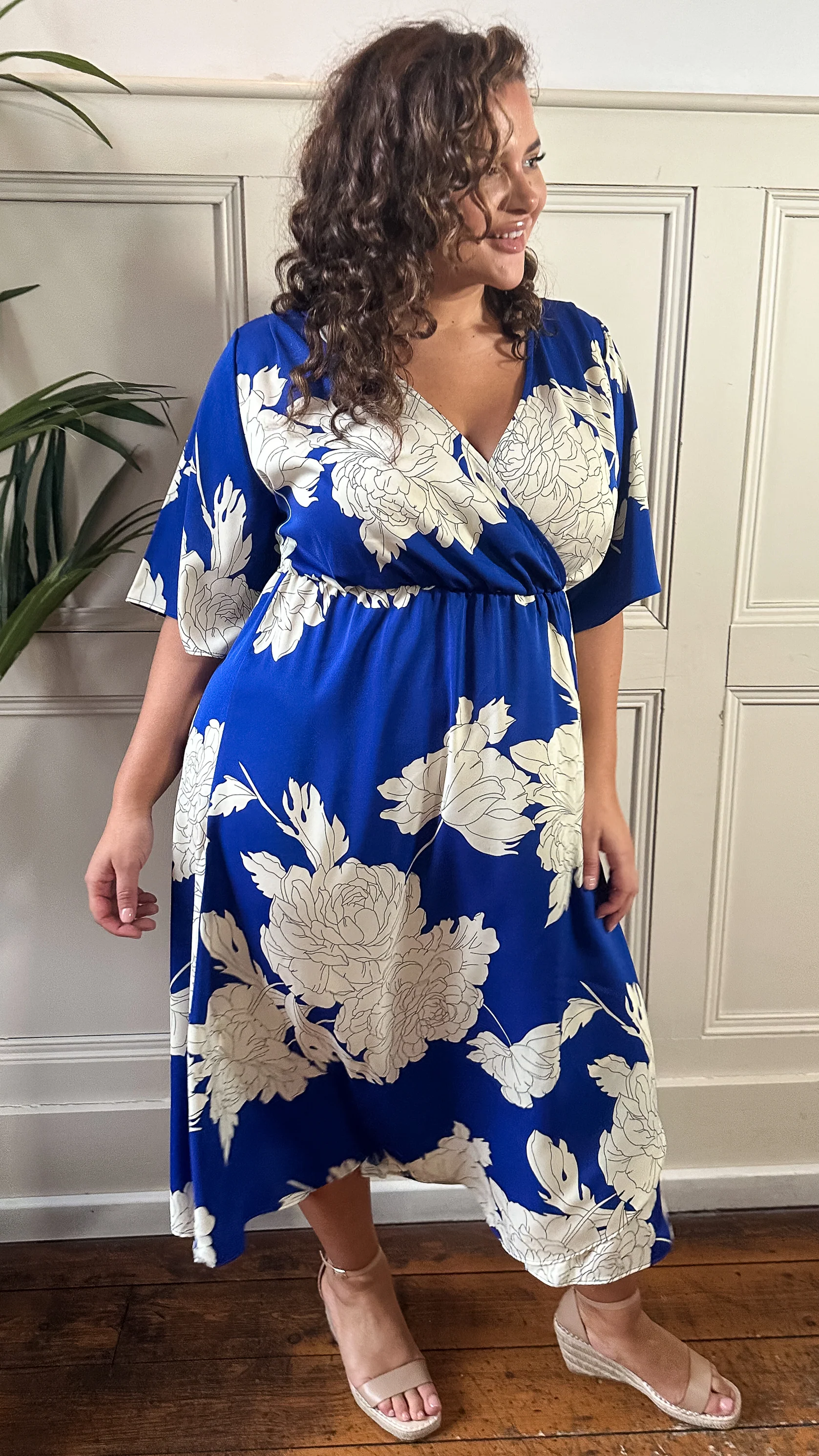 CurveWow Wrap Dress Cobalt Blue Floral - Image 7