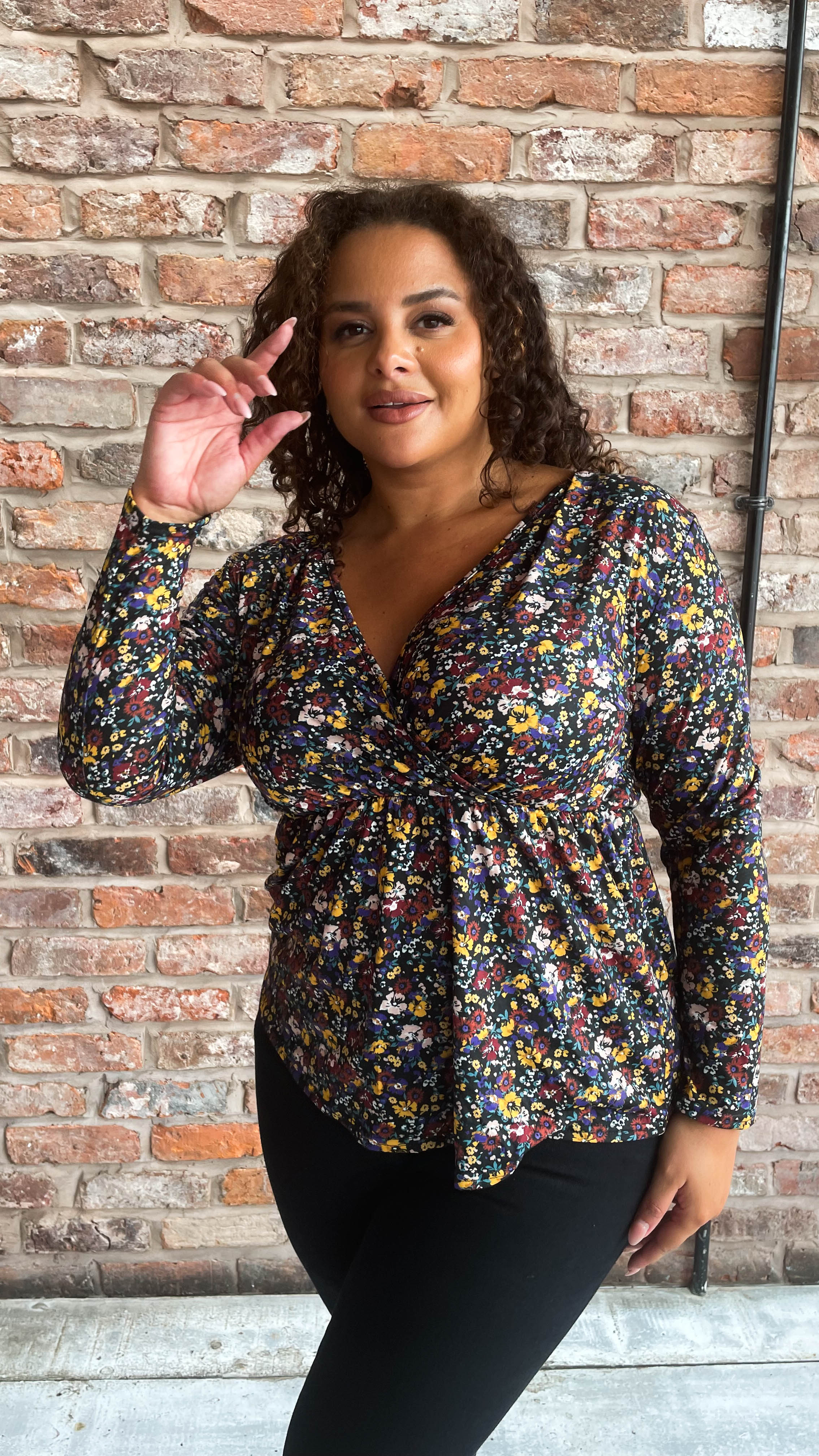 CurveWow Wrap Jersey Top Floral Print - Image 4