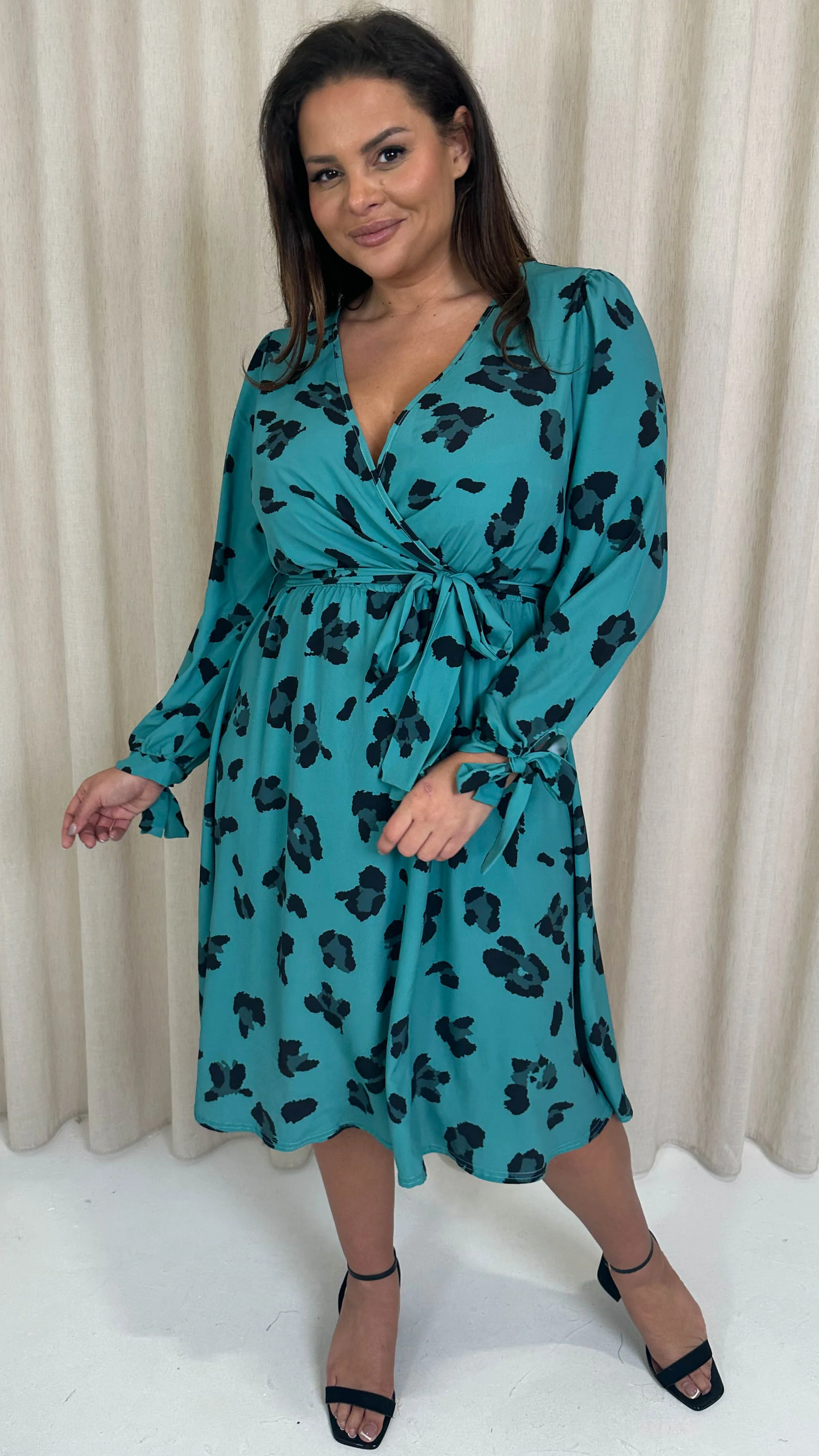 CurveWow Wrap Midi Dress Green Leopard - Image 3