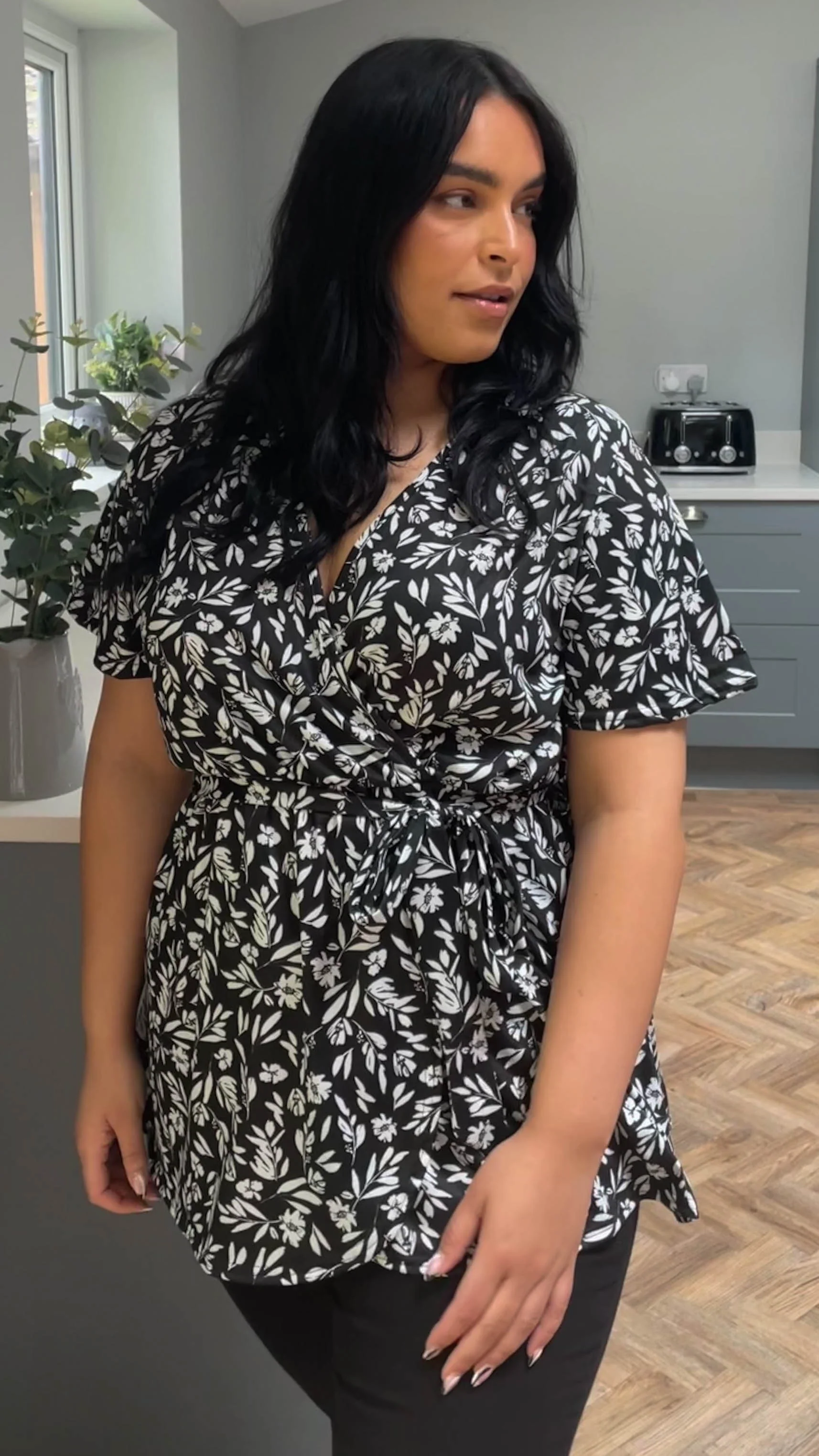 CurveWow Wrap Top Black White Floral - Image 9
