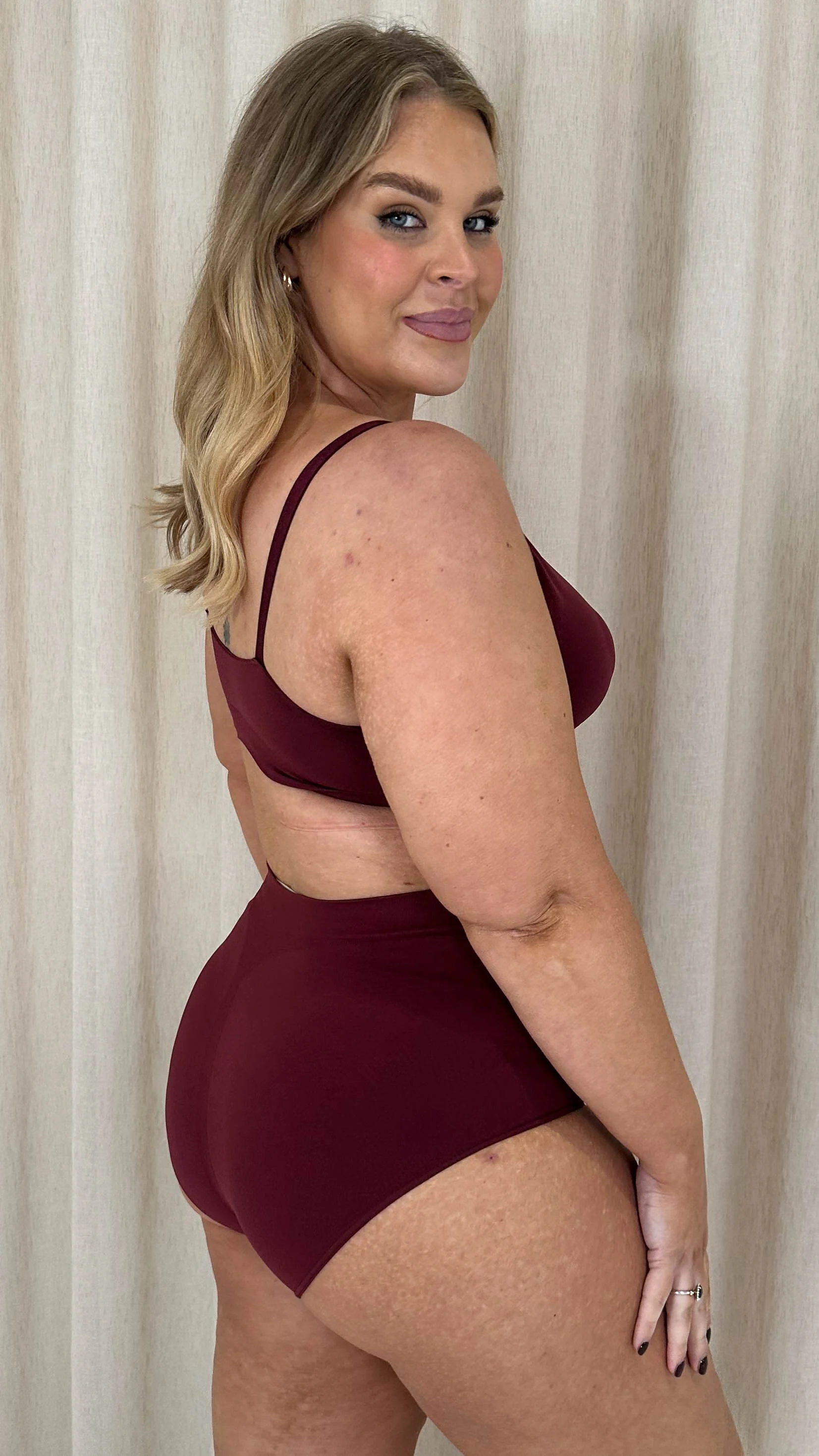 Curvy Seam Free Adjustable Comfort Bra Burgundy - Image 9