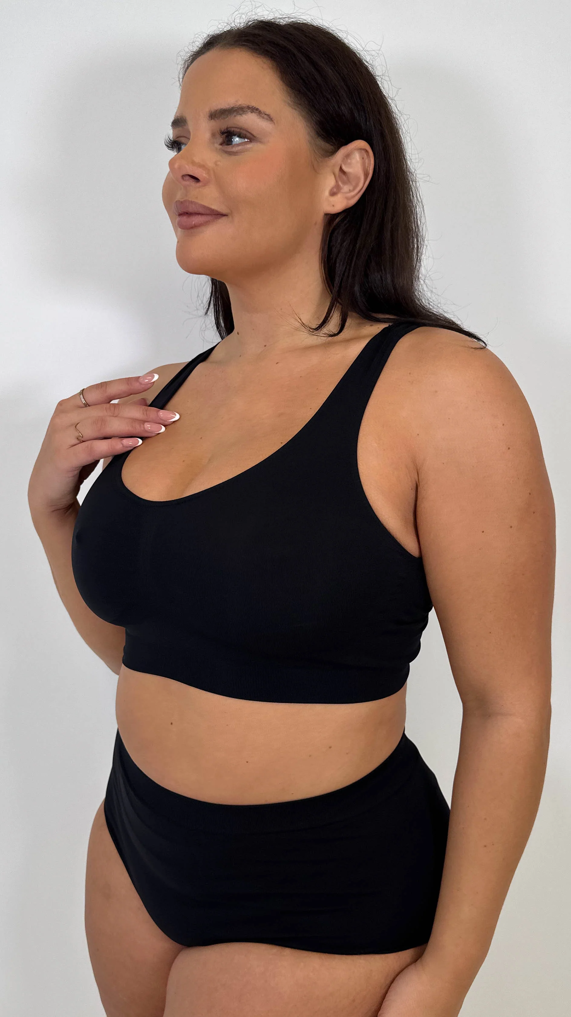 Curvy Seam Free Comfort Bra Black - Image 7
