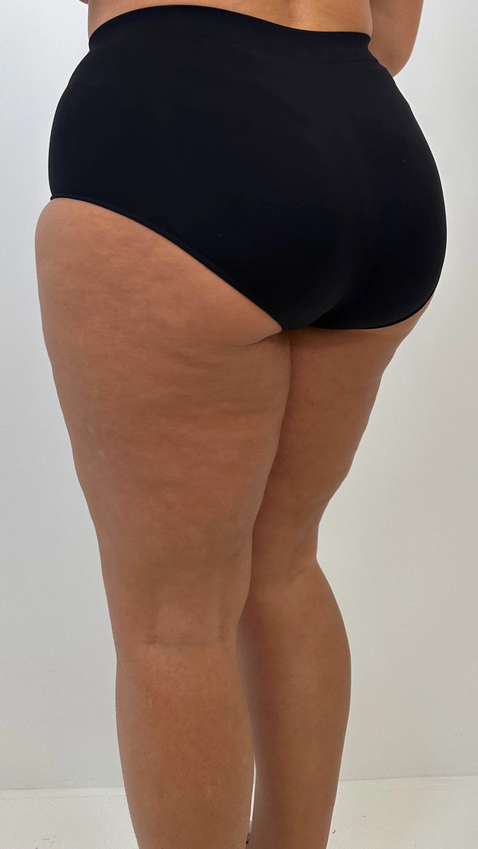 Curvy Seam Free Comfort Brief Black - Image 4