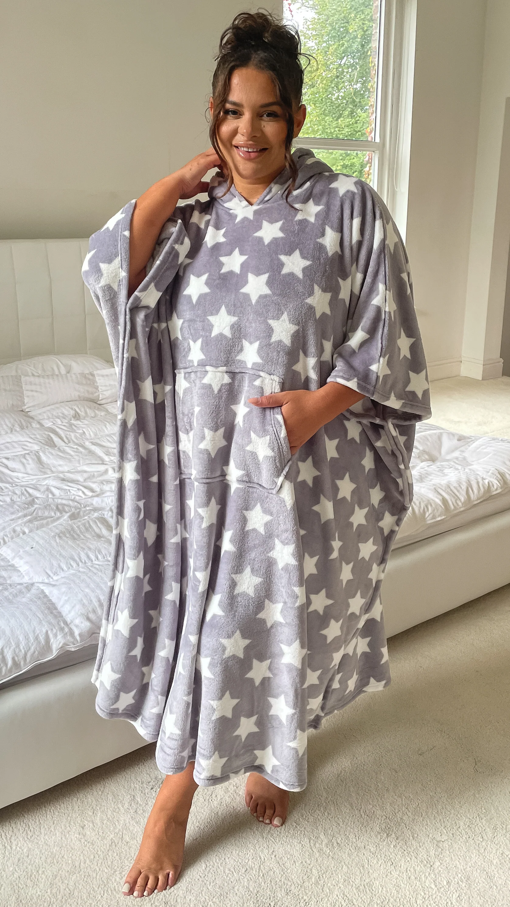 Star Fleece Poncho Grey - Image 7